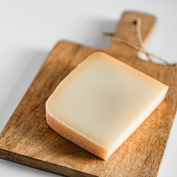 Käse im Stück, Bergkäse Tiroler